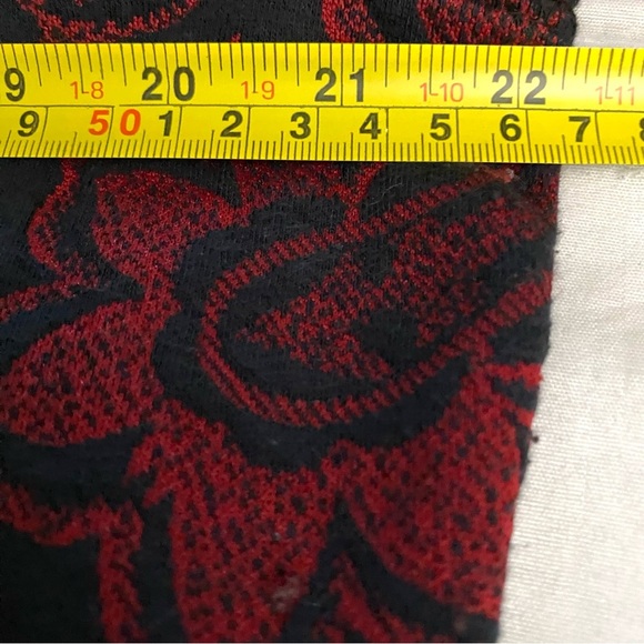 Croft And Barrow Women’s 1/4 Zip Pullover Sweater Red  Black Paisley Size XL - Picture 7 of 7